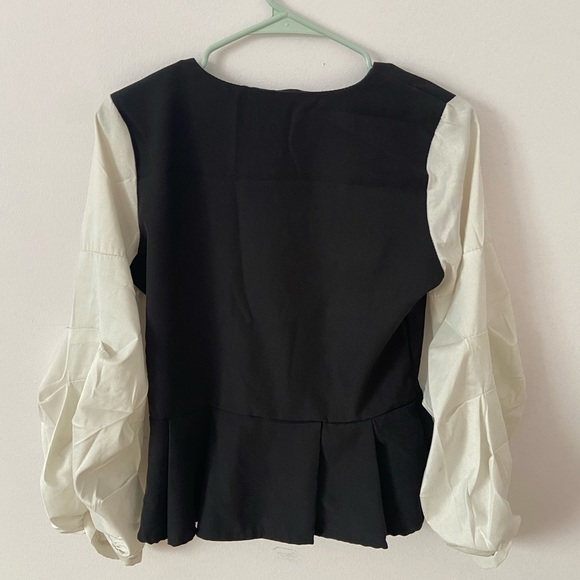 Black & White Puff Sleeve Top - Picture 2 of 4